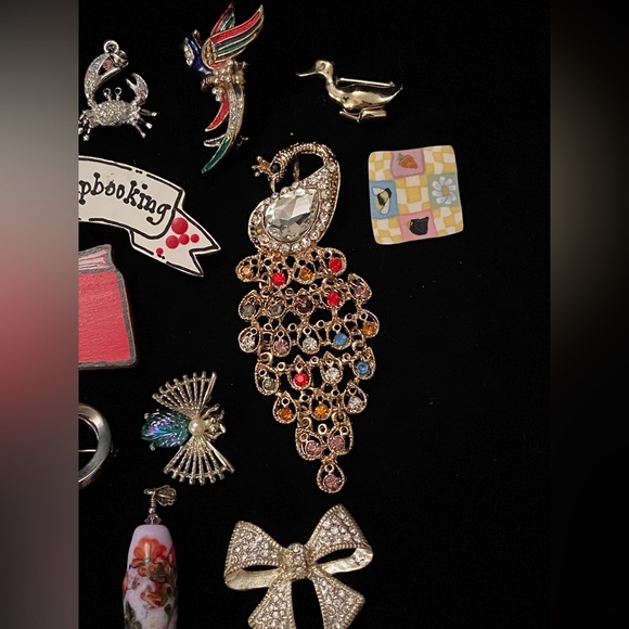 Lot of 10 various Brooches or Pendants jewelry crystal bird Duck bow bug - Picture 3 of 11
